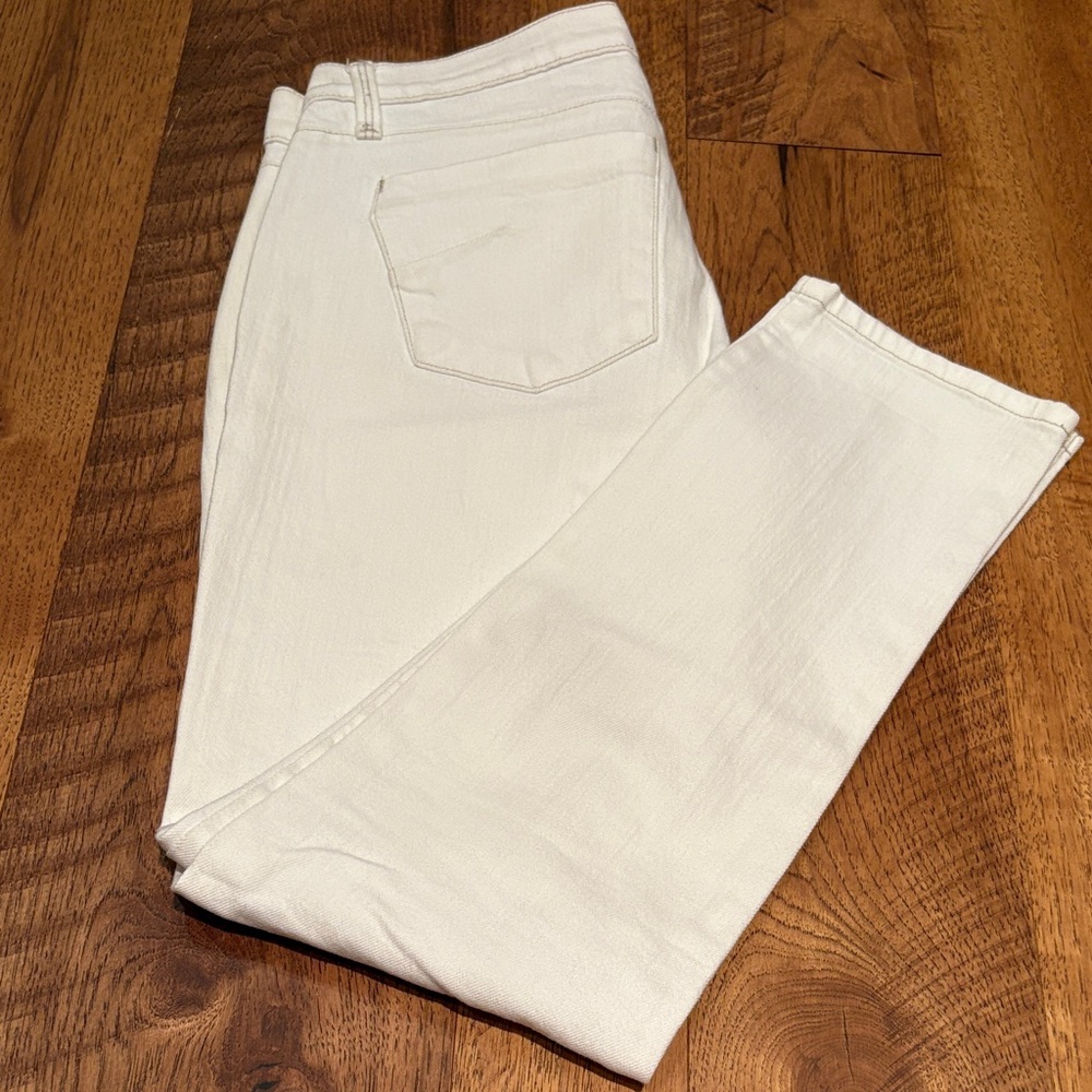 James Jeans Woman’s White Neo Beau Jeans Size 28